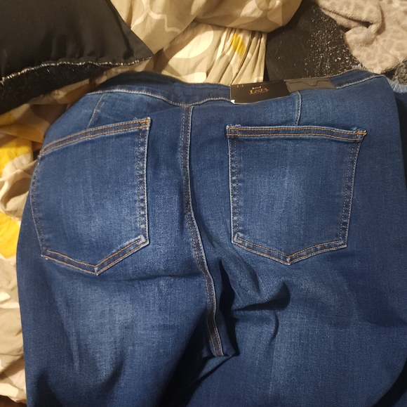 Beautiful pair of new L&b jeans size 14 sold as is - Picture 3 of 5